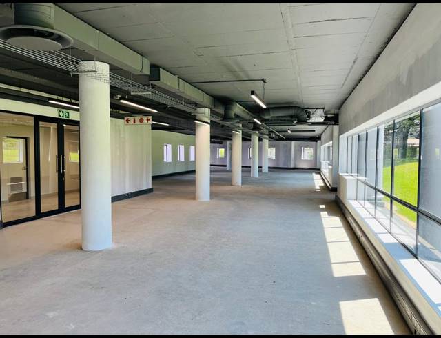2,200M² OFFICE TO LET IN VORNA VALLEY